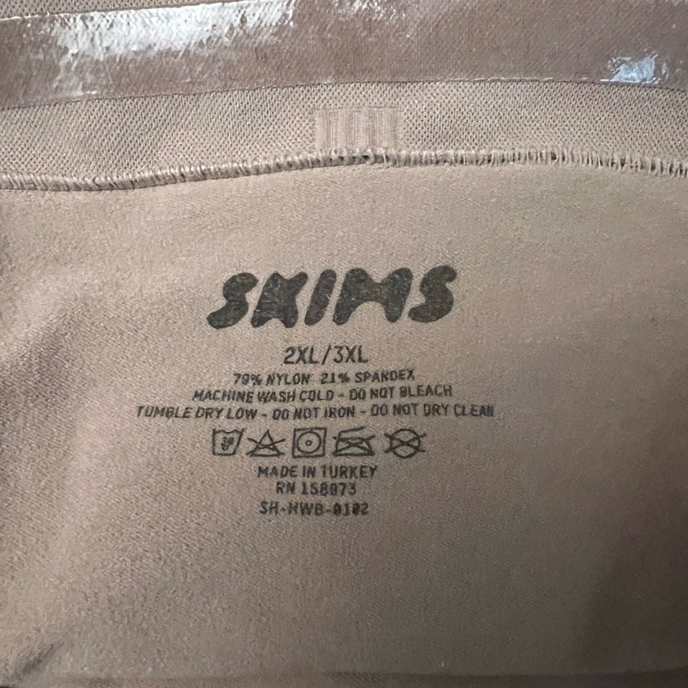 SKIMS 2xl/3xl color umber sculpting highways, brief.